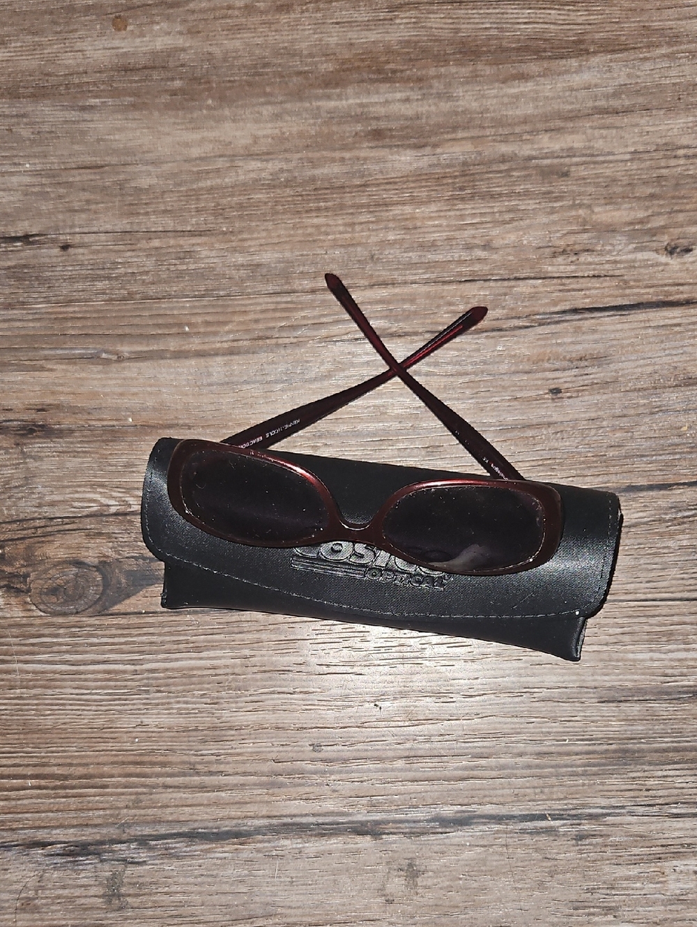 Good Condition KENNETH COLE Sunglasses with COSTCO Black Case